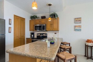 Oven, stovetop, dishwasher