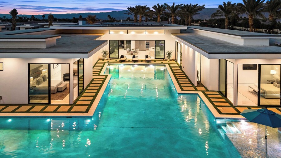 Exclusive Indio Villa Pool, Hot Tub, Putting Green Sleeps 18 Bravo #6