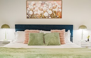 3 habitaciones, escritorio, tabla de planchar con plancha y wifi gratis