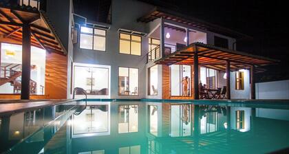8 BR Private Villa w/ Pool & Staff â Ideal for Large Groups Near Hikkaduwa Beach