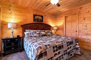 4 bedrooms, WiFi - Luxury Cabin w/ All-Inclusive Resort Amenities (Pigeon Forge)