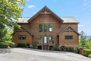 Exterior - Cabin + FREE Resort Amenities | Pigeon Forge (Pigeon Forge)