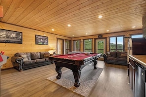 Games room - Cabin + FREE Resort Amenities | Pigeon Forge (Pigeon Forge)