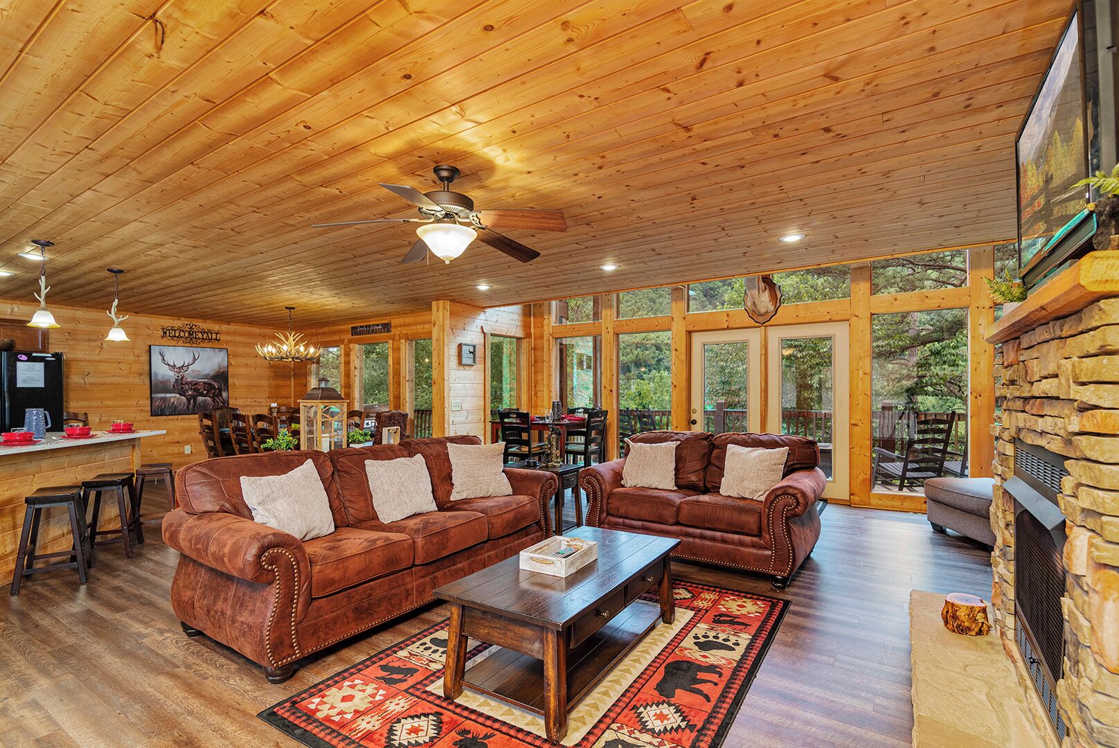 智能电视、壁炉