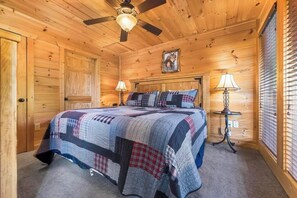 5 bedrooms, internet, bed sheets