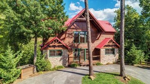 Exterior - Cabin + FREE Resort Amenities | Pigeon Forge (Pigeon Forge)