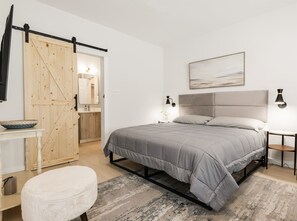 Iron/ironing board, Internet, bed sheets