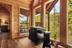 Interior - Luxury Cabin w/ All-Inclusive Resort Amenities (Pigeon Forge)