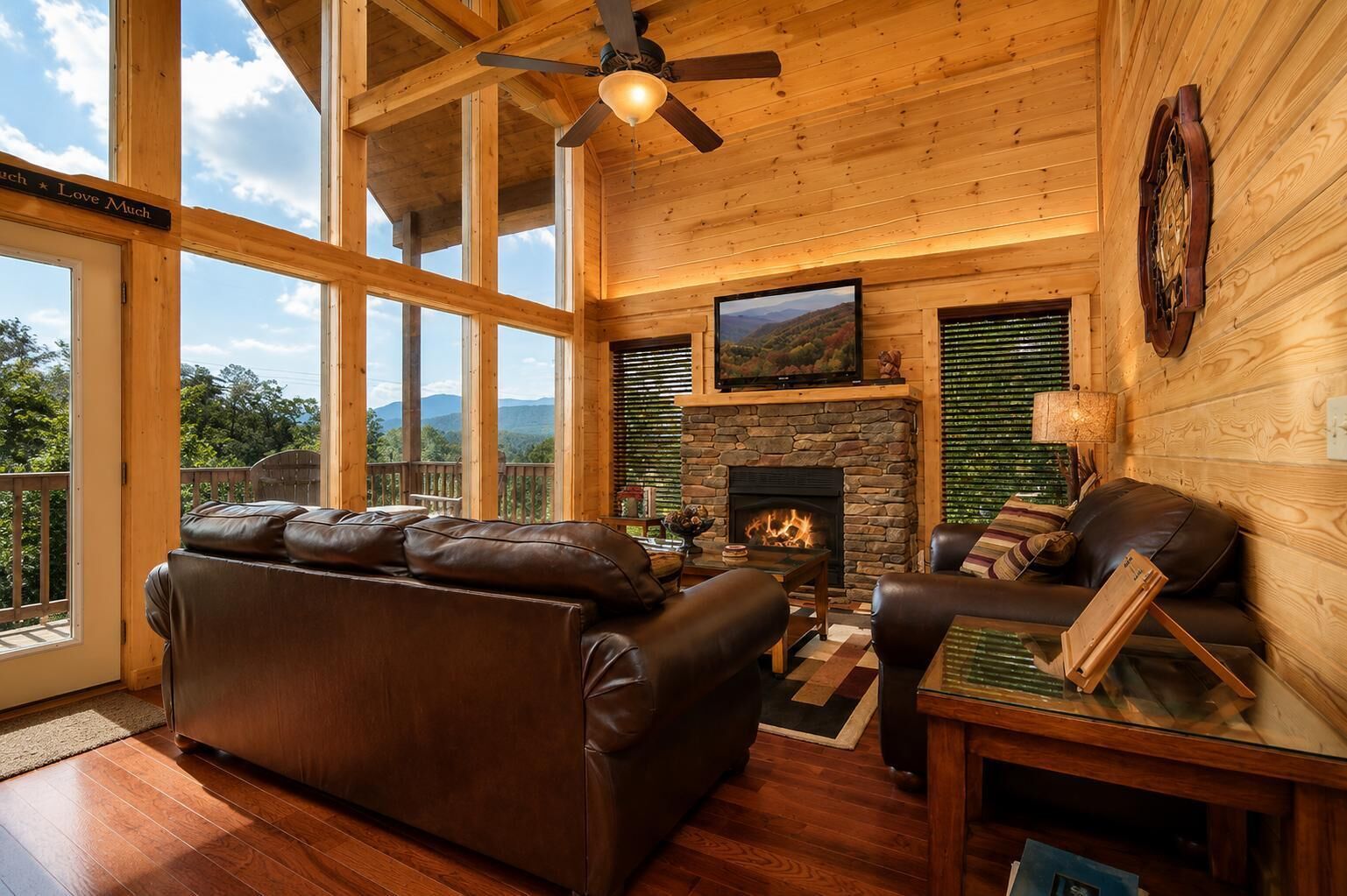 Smart TV, fireplace