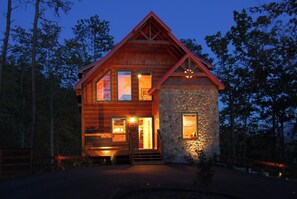 Exterior - A Peace of Paradise, free tickets, no catch! (Pigeon Forge)