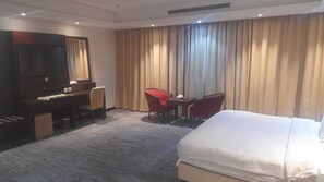 Double Room | Blackout drapes, iron/ironing board, free WiFi - Arjan Almutamyezah Hotel (Jeddah)