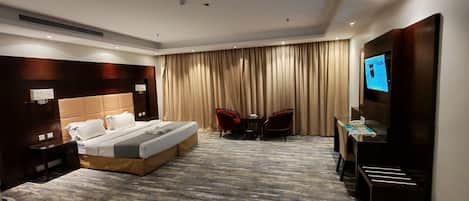 Double Room | Blackout drapes, iron/ironing board, free WiFi