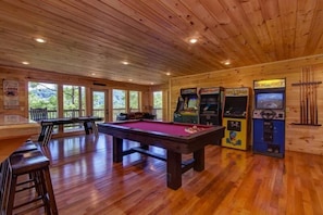 Games room - Cabin + FREE Resort Amenities | Pigeon Forge (Pigeon Forge)