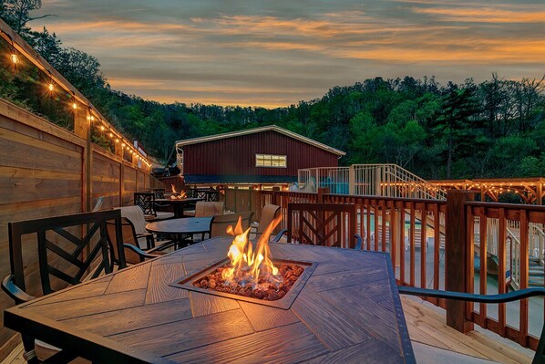 Outdoor dining - Tucked Away, free tickets, no catch! (Pigeon Forge)