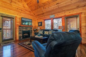 Smart TV, fireplace