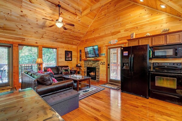 Smart TV, fireplace