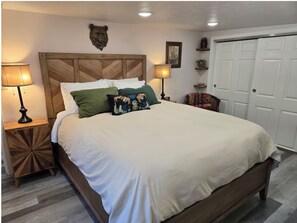 2 bedrooms, desk, iron/ironing board, free WiFi - Cozy Cottage (Trinidad)