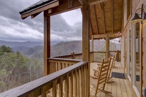 Property grounds - Luxury Cabin w/ All-Inclusive Resort Amenities (Pigeon Forge)