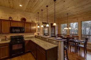 Fridge, dishwasher, coffee/tea maker, cookware/dishes/utensils - A Suitetastic View, free tickets, no catch! (Pigeon Forge)