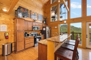 Coffee/tea maker, fridge, oven, dishwasher - Luxury Cabin w/ All-Inclusive Resort Amenities (Pigeon Forge)
