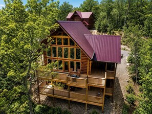 Exterior - Cabin + FREE Resort Amenities | Pigeon Forge (Pigeon Forge)