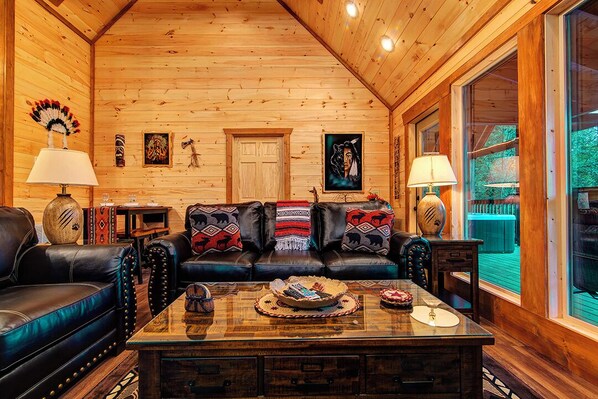 Smart TV, fireplace - Near Dollywood + Resort Amenities Included (Pigeon Forge)