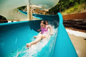 Pool - Cherokee Wind, free tickets, no catch! (Pigeon Forge)