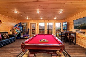 Game room - Near Dollywood + Resort Amenities Included (Sevierville)