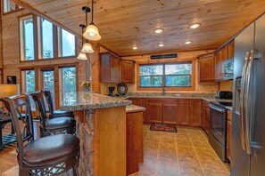Fridge, dishwasher, coffee/tea maker