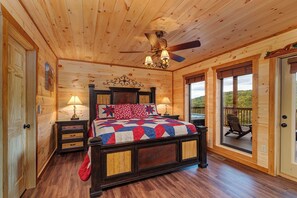5 bedrooms, iron/ironing board, Internet - Near Dollywood + Resort Amenities Included (Pigeon Forge)