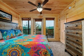 4 bedrooms, iron/ironing board, WiFi, bed sheets - Sunset Vista, free tickets, no catch! (Pigeon Forge)