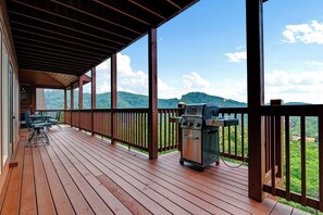 Outdoor dining - Sunset Vista, free tickets, no catch! (Pigeon Forge)