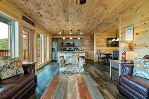 Smart TV, fireplace, foosball - Sunset Vista, free tickets, no catch! (Pigeon Forge)