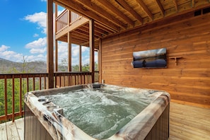 Indoor spa tub