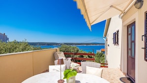 Unclassified image, 3 of 34, button - Holiday Home on Beach With Waterfront Views (Rab)