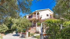 Unclassified image, 2 of 34, button - Holiday Home on Beach With Waterfront Views (Rab)