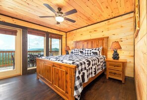 4 bedrooms, iron/ironing board, internet, bed sheets