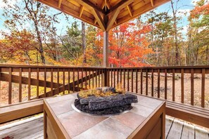 Property grounds - Cabin + FREE Resort Amenities | Pigeon Forge (Pigeon Forge)