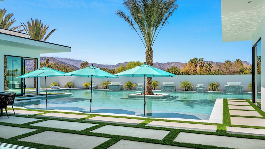 Pool, Hot Tub & Putting Green Minutes From Dining & Golf Bravo Villa #13 by Avantstay