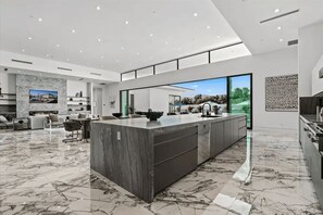 Villa (5 Bedrooms) | Interior