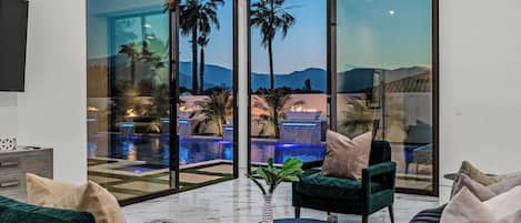 Villa (4 Bedrooms) | Interior