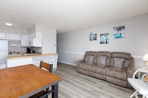 Smart TV - Sun of a Beach- Your Ultimate Beachy Getaway (North Topsail Beach)