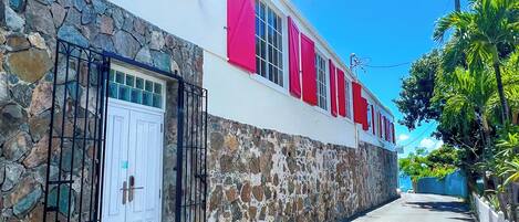 Fachada da propriedade