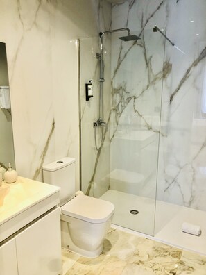 Apartment | Bathroom