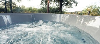 Luxury chalet with hot tub on the Salland Ridge