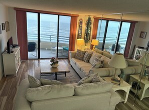 TV - Oceanfront Sand Dollar Condo 601 (Daytona Beach Shores)