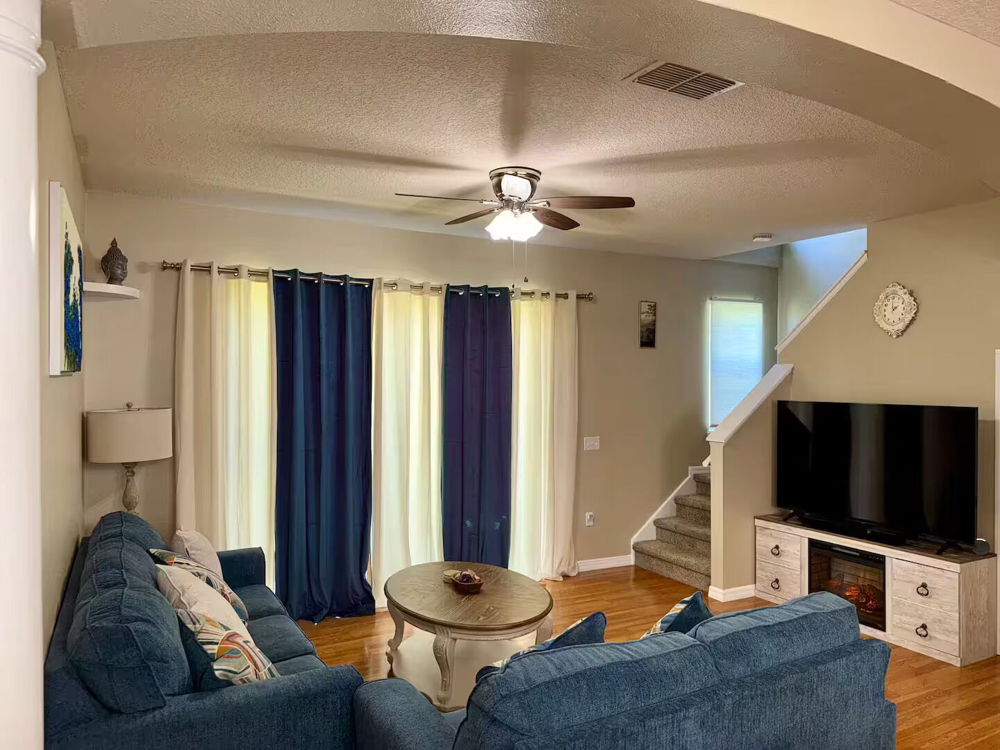 Smart TV, fireplace, stereo
