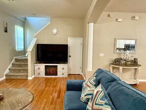 Smart TV, fireplace, stereo
