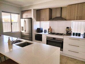 Micro-ondas, fogão, cooktop