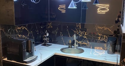 King Lux Apartment Rental of a newly furnished apartment in the center of Skopje